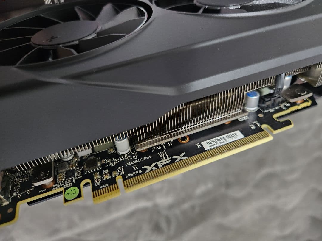 グラフィックボード・グラボ・ビデオカード XFX RX9060XT 16GB Triple Fan