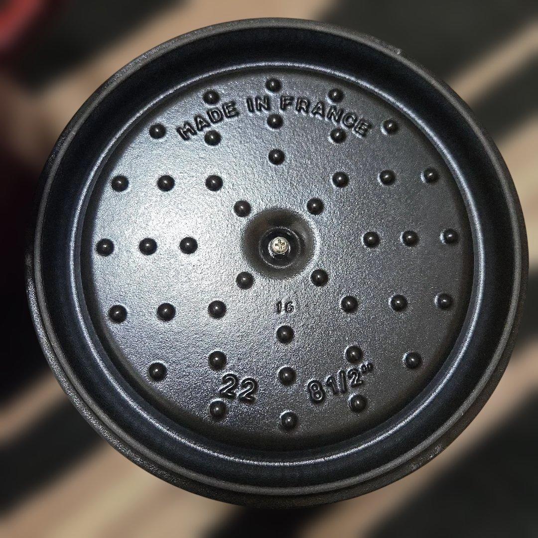 Staub 両手鍋 22cm 赤ボルドー レシピ2冊本付き