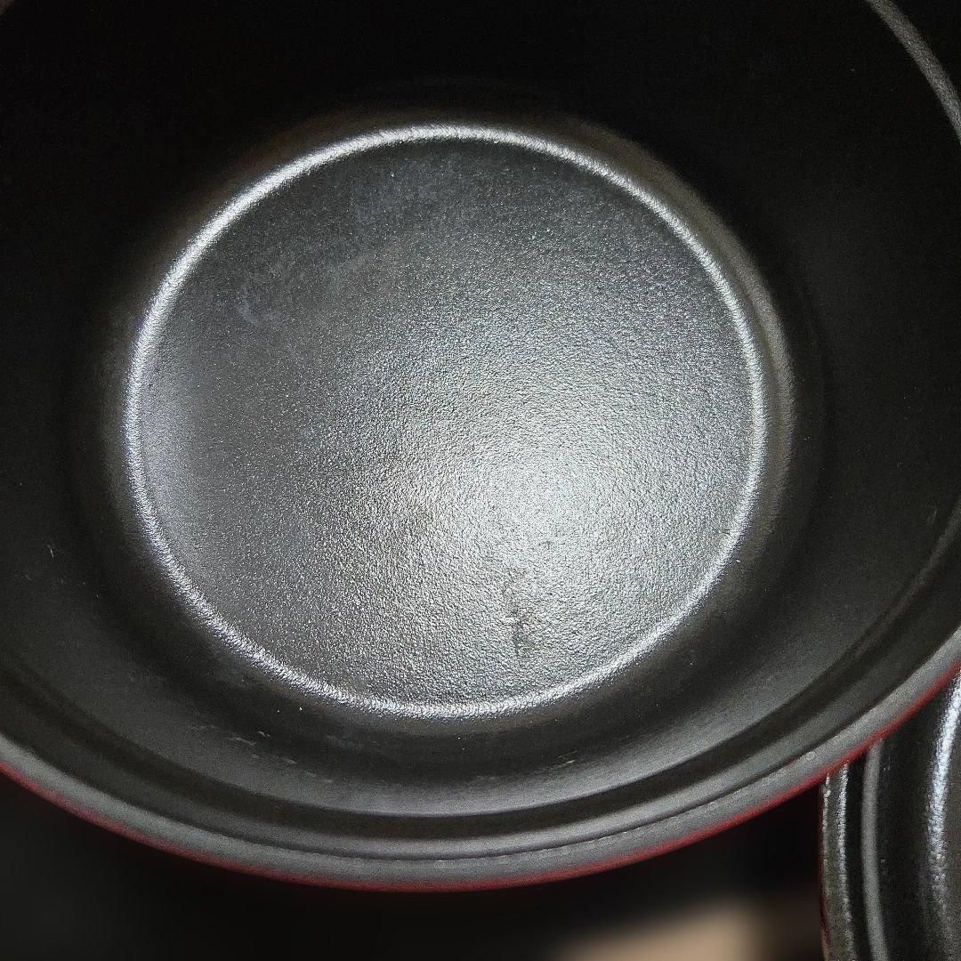 Staub 両手鍋 22cm 赤ボルドー レシピ2冊本付き