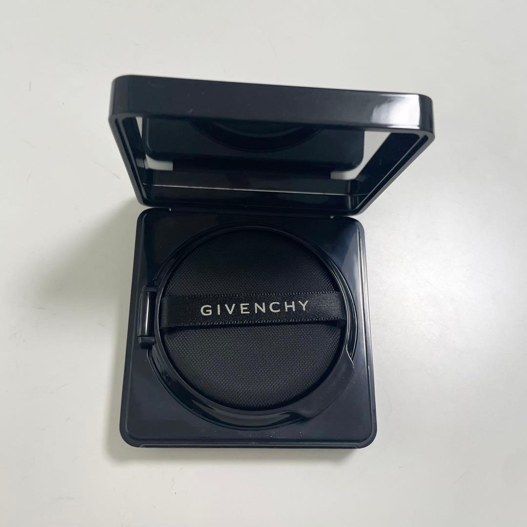 ジバンシー　ソワンノワールUVコンパクト 12g
