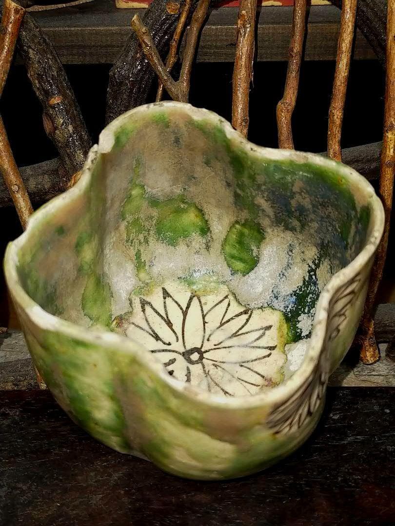 ♥美濃焼　織部　発掘品　桐箱付き　出土品　修理の練習用に　骨董品