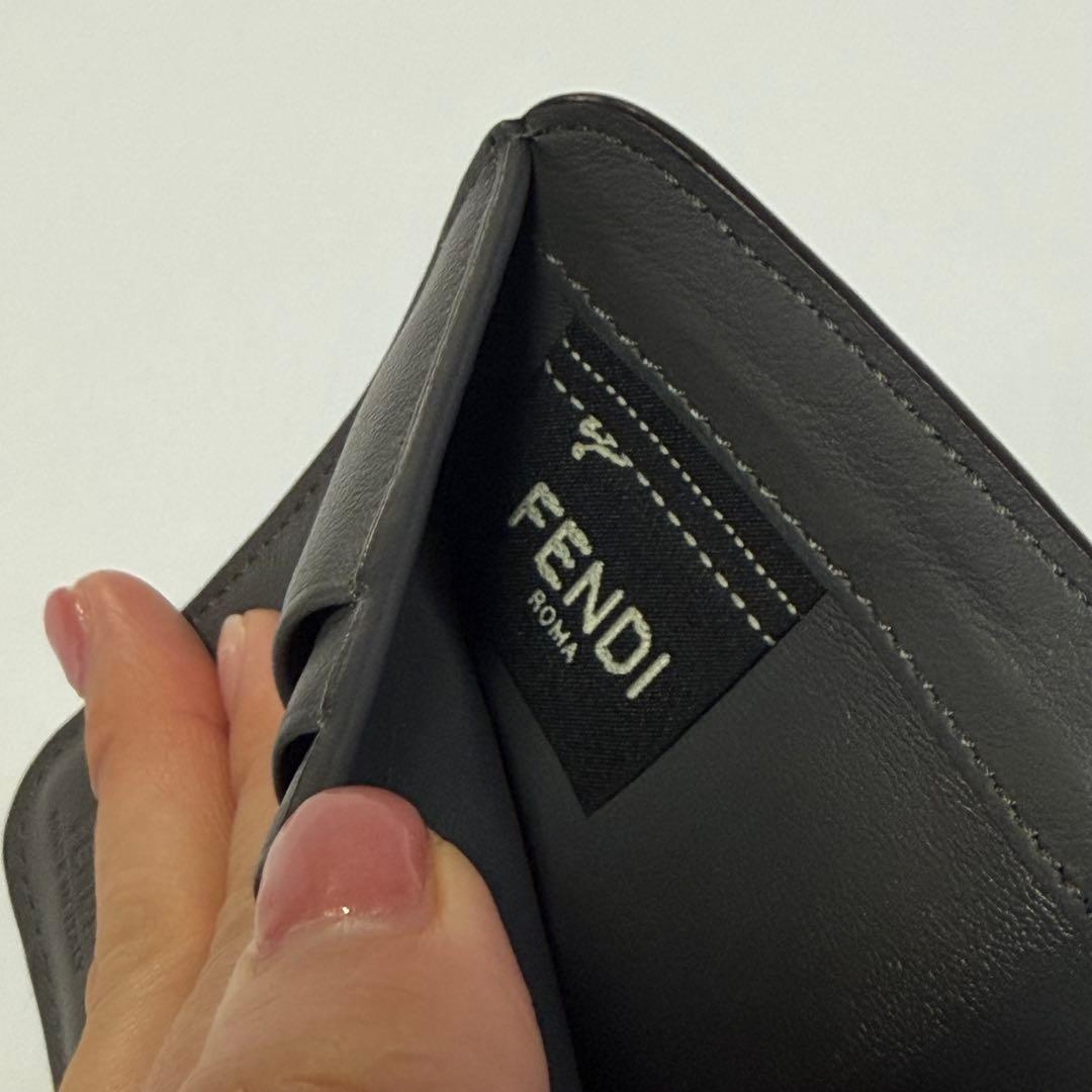 フェンディ　二つ折り財布