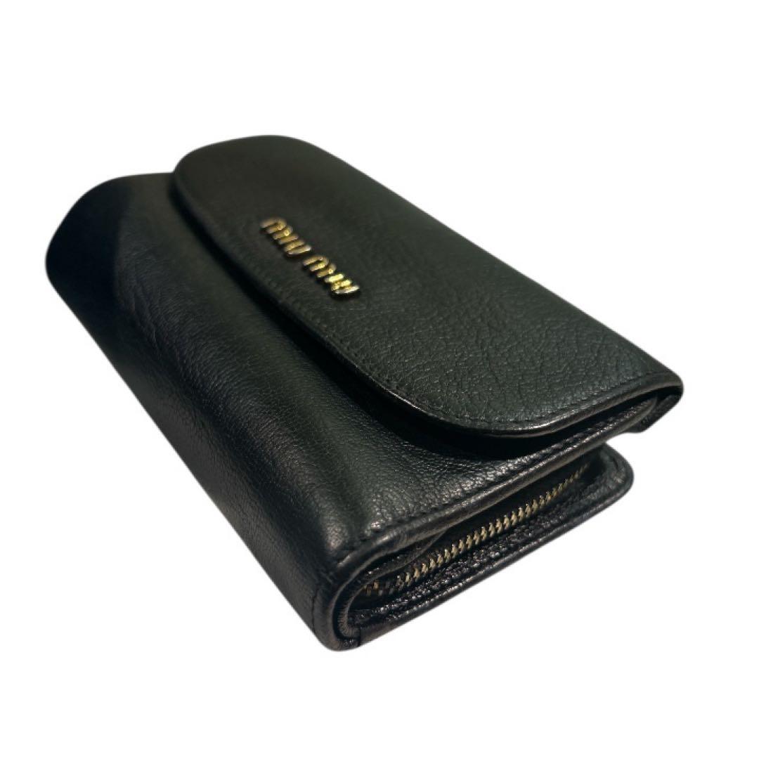 【極美品】miumiu レザー2つ折り財布 ゴールドロゴ 黒