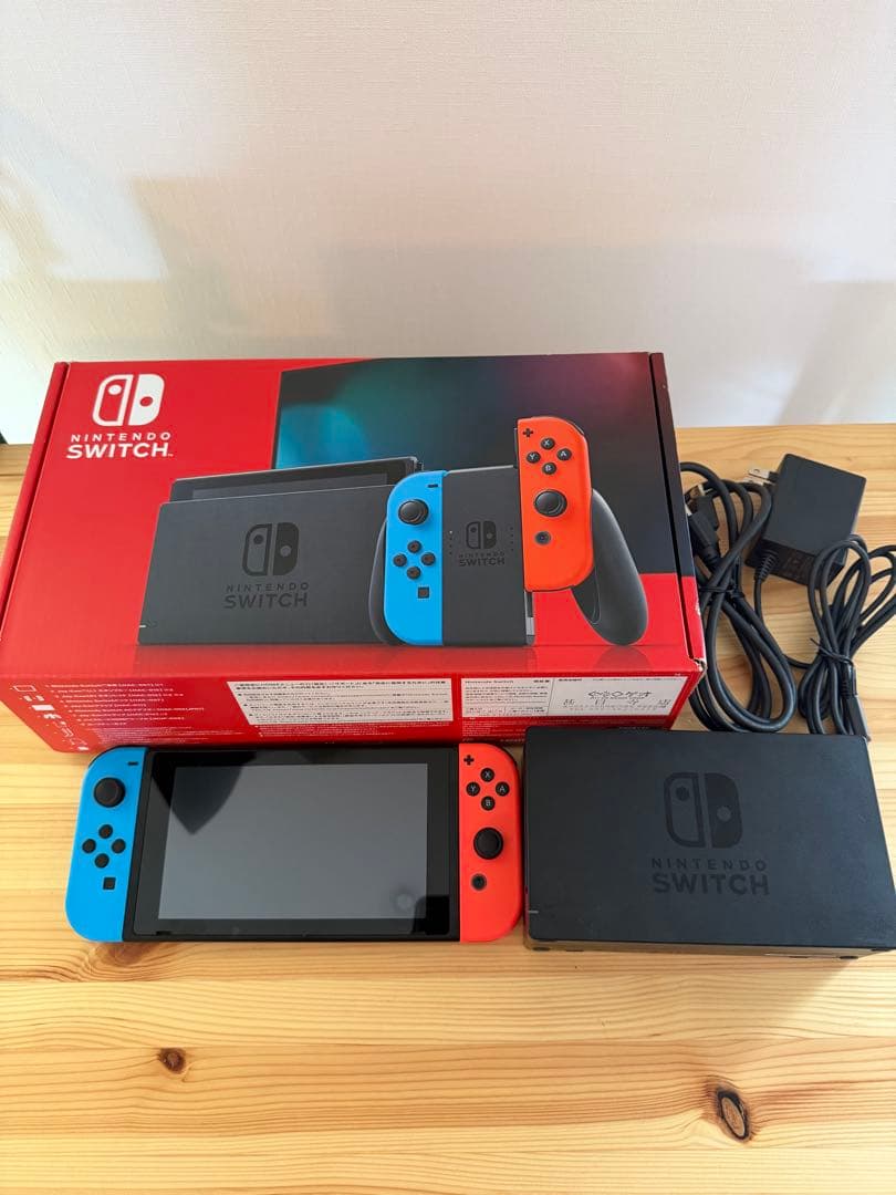 Nintendo Switch バッテリー強化版 ネオンレッド・ネオンブルー 箱