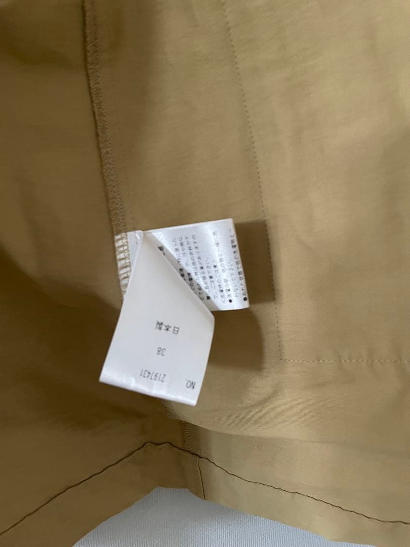 中古　BARNEYS NEW YORK スプリングベージュアウター　38