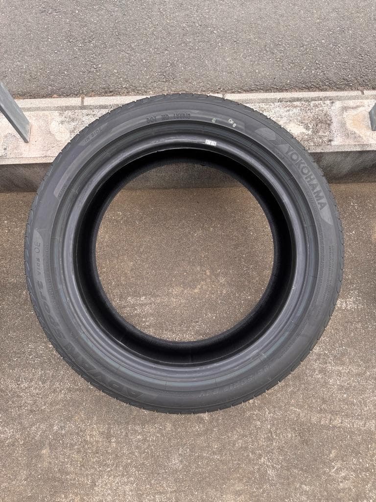 ロードスター純正ヨコハマタイヤ走行160キロのみ４本セットのうち２本分（２の２）