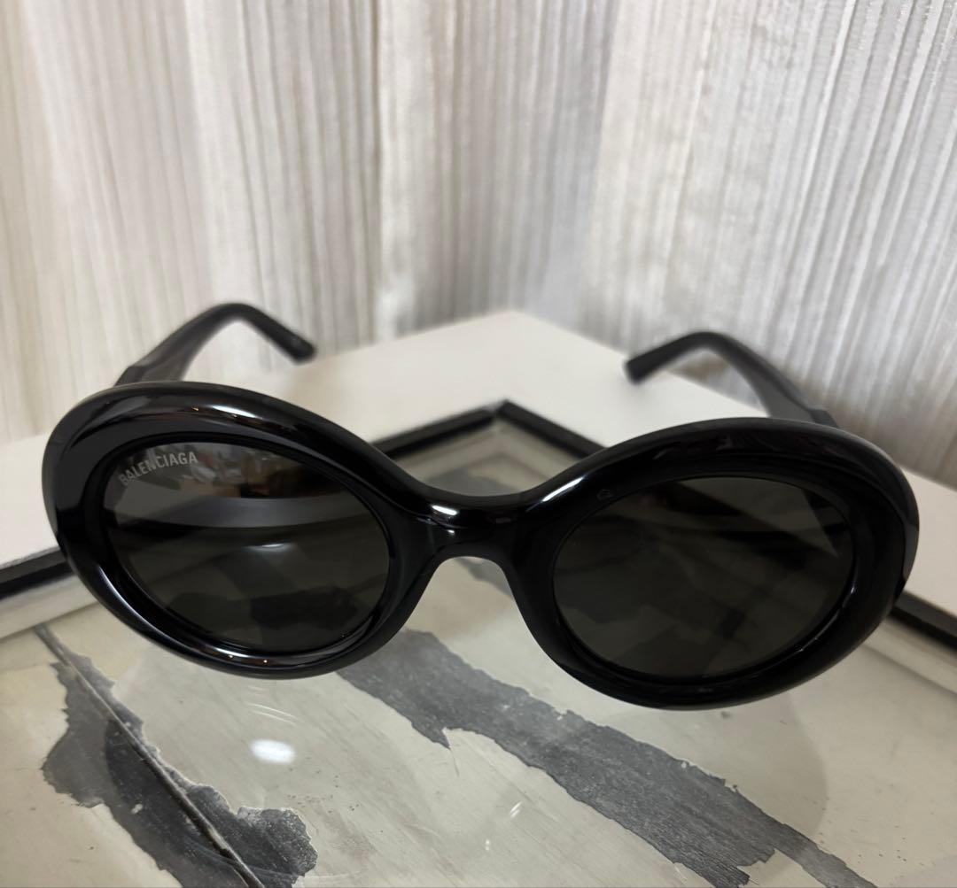BALENCIAGA オーバル　サングラス