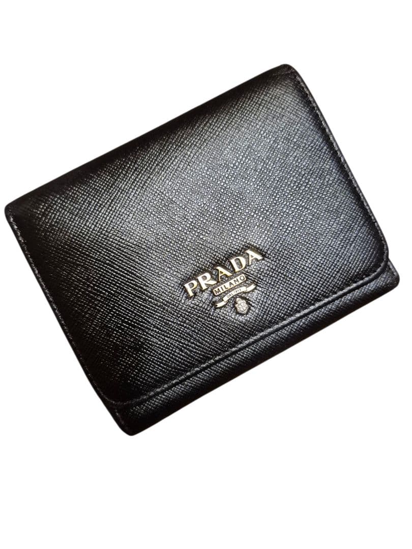 ＰＲＡＤＡ　プラダ　サフィアーノ　ゴールド金具　三つ折り財布 a