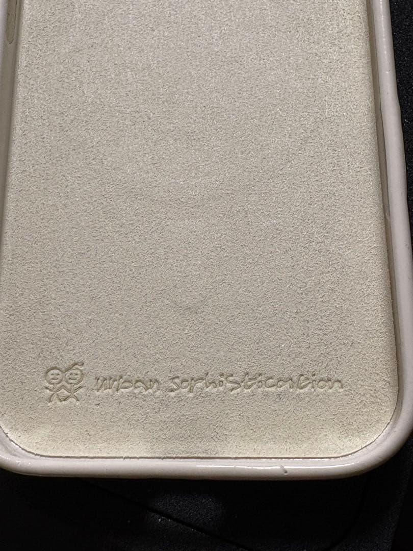 urban sophistication キティちゃんコラボ　iPhone16
