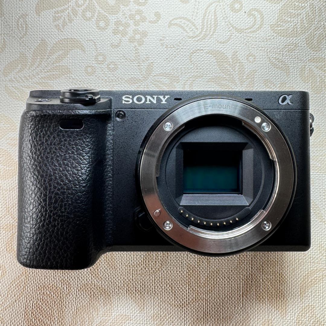 送料無料！中古品Sony α6400 ミラーレスカメラ E PZ 16-50mm