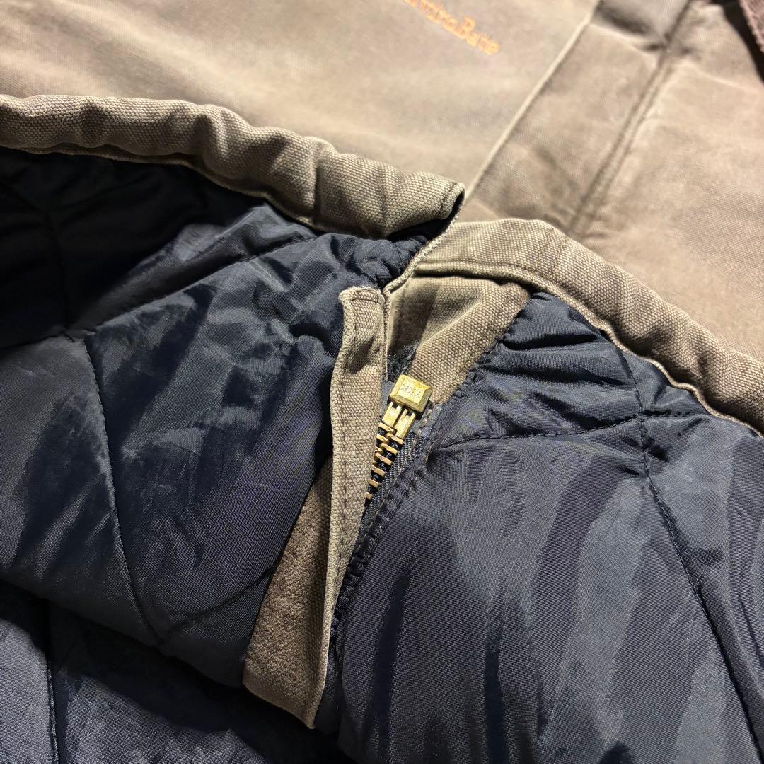 Carhartt - J22 CHT アクティブジャケット￼ ブラウンbrn