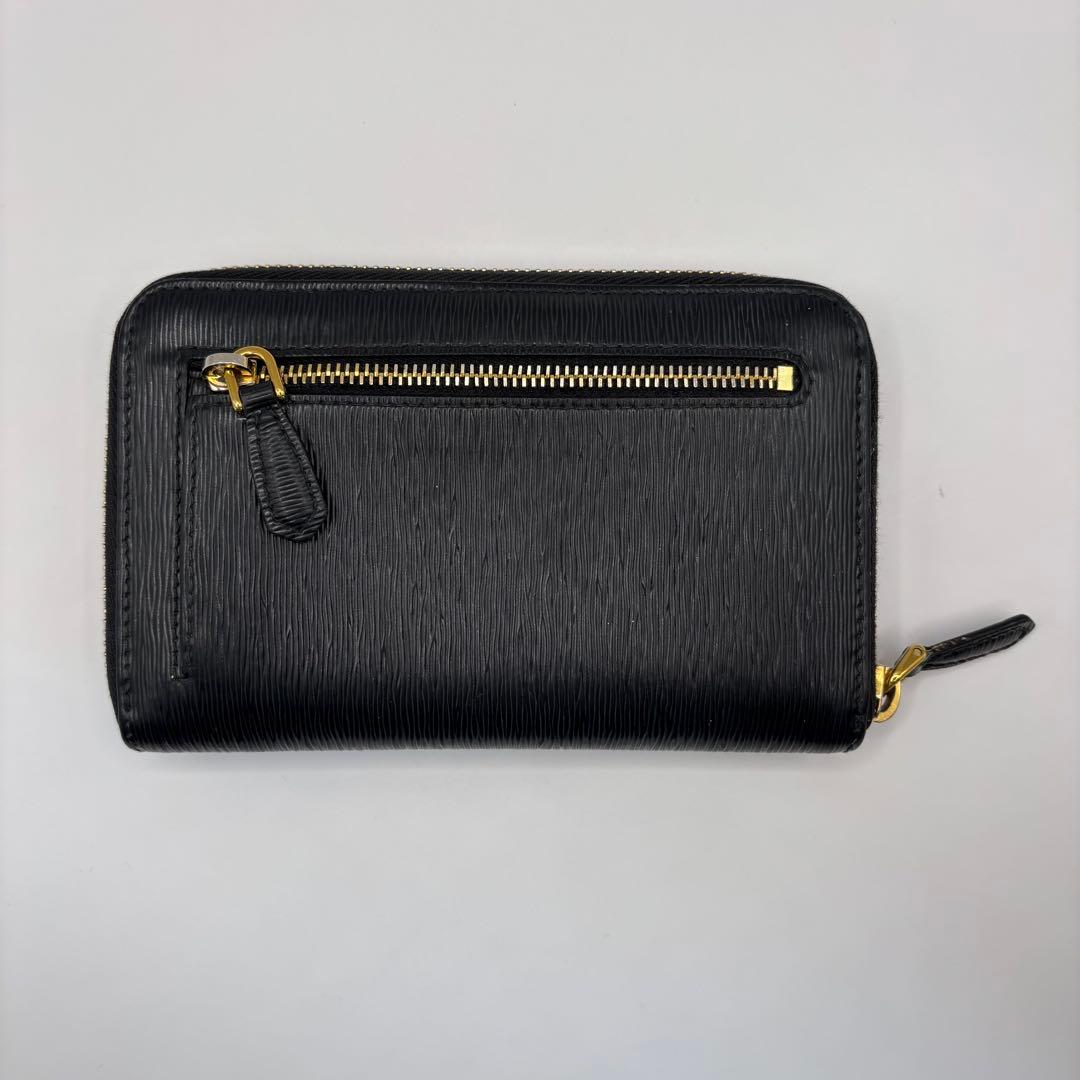 PRADA ラウンドジップ　ミディアムウォレット　1ML157 ヴィッテロムーブ