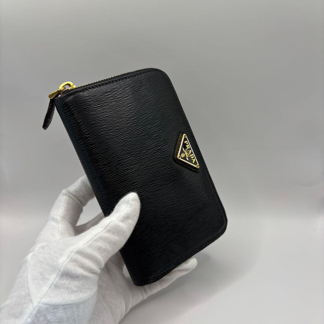 PRADA ラウンドジップ　ミディアムウォレット　1ML157 ヴィッテロムーブ