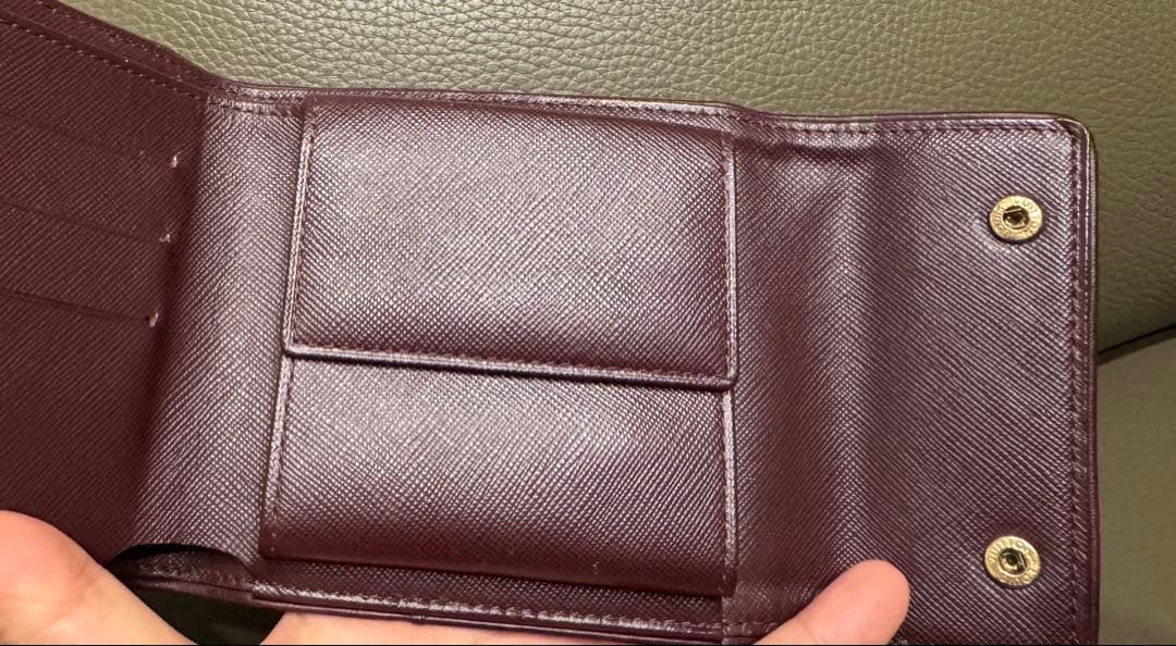 Louis Vuitton ルイ・ヴィトン　二つ折り財布