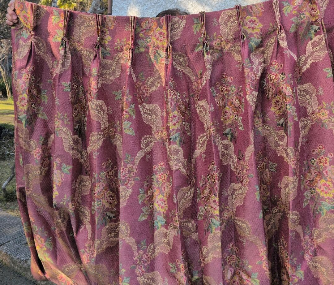 川島織物　花柄刺繍 ドレープカーテン