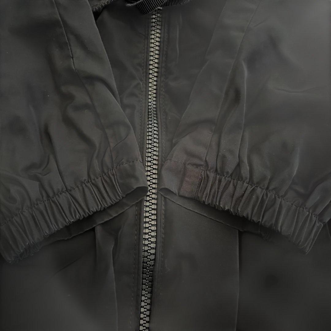 MONCLER ブラック フード付きジャケット