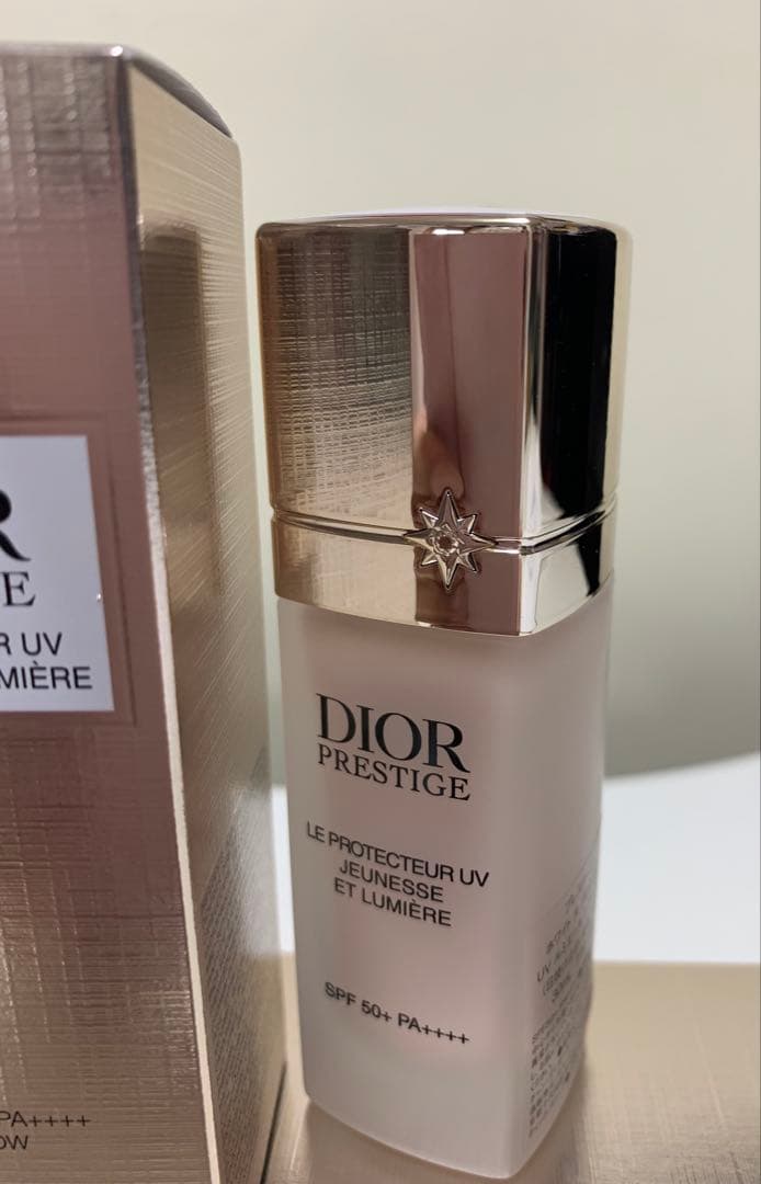 Dior プレステージホワイトルプロテクターUV ルミエールシアーグロウ30ml