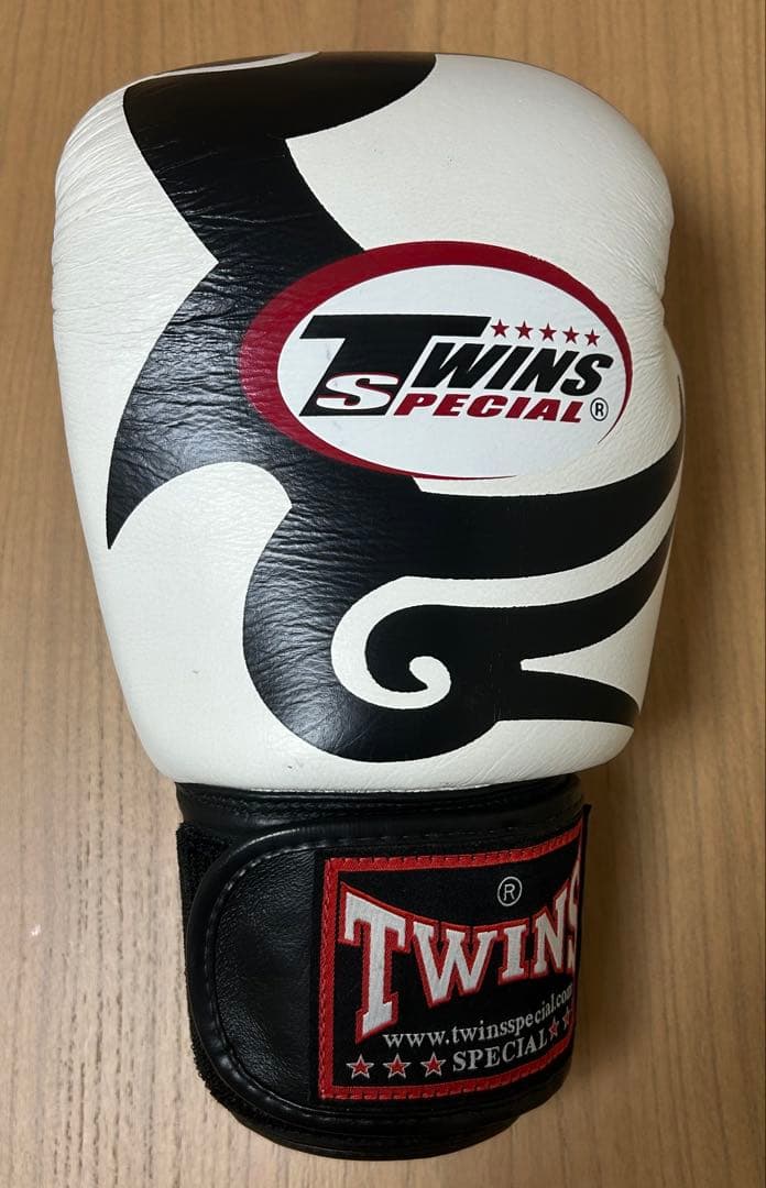 TWINS SPECIAL ツインズ ボクシンググローブ 16oz