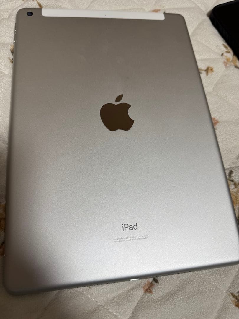 iPad 7th シルバー 32GB
