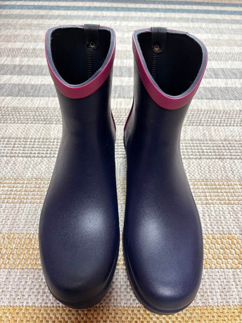AIGLE ネイビー/ピンク ショートレインブーツ