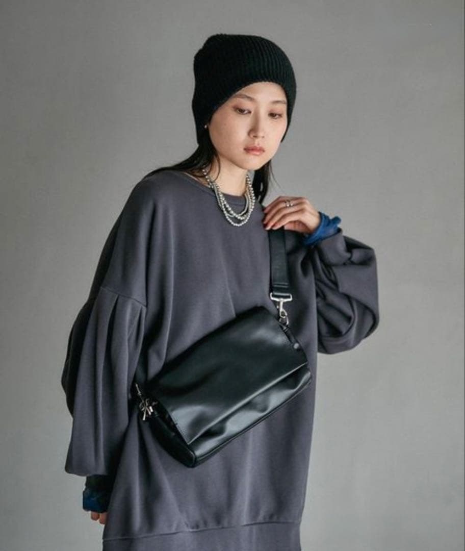 LEPSIM 【500mlペットボトルも入る】フラップボディバッグ