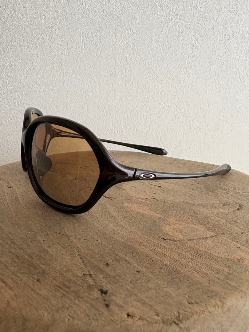 OAKLEYオークリー 女性用サングラス Warm Up