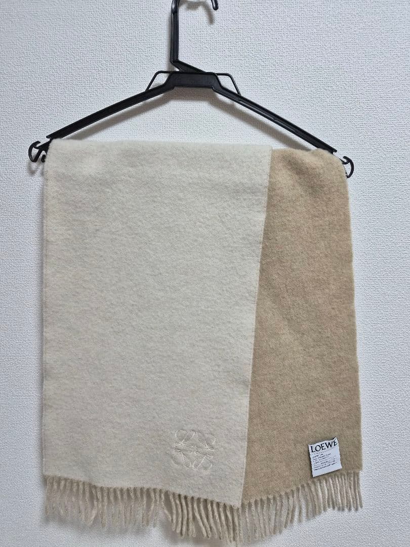 LOEWE ベージュ LOEWE（ロエベ）のカシミヤマフラー