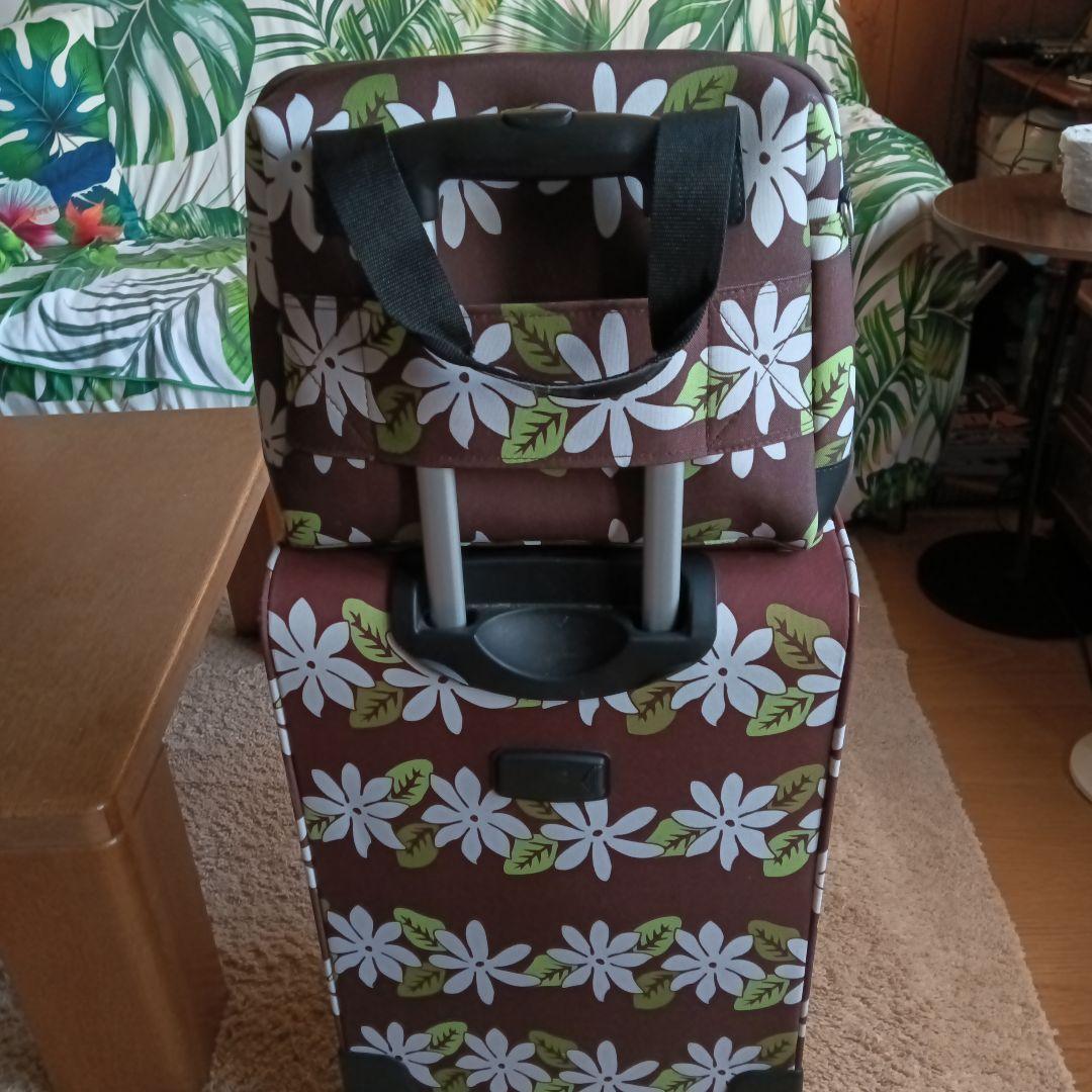ALOHA！ 花柄 中型キャリーケースとバックセット
