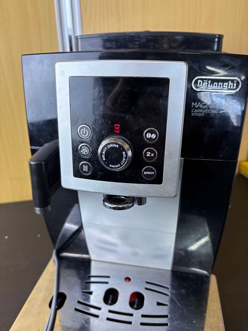 デロンギ　マグニフィカSカプチーノ　全自動エスプレッソマシン　ECAM23260