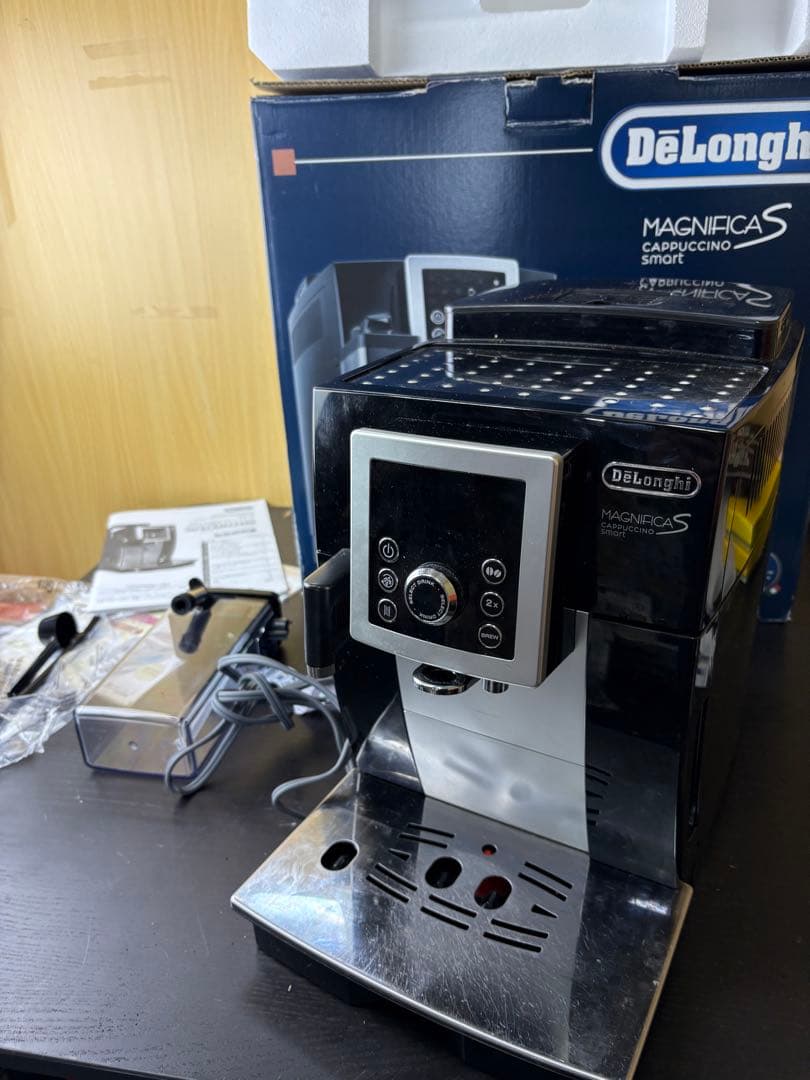 デロンギ　マグニフィカSカプチーノ　全自動エスプレッソマシン　ECAM23260