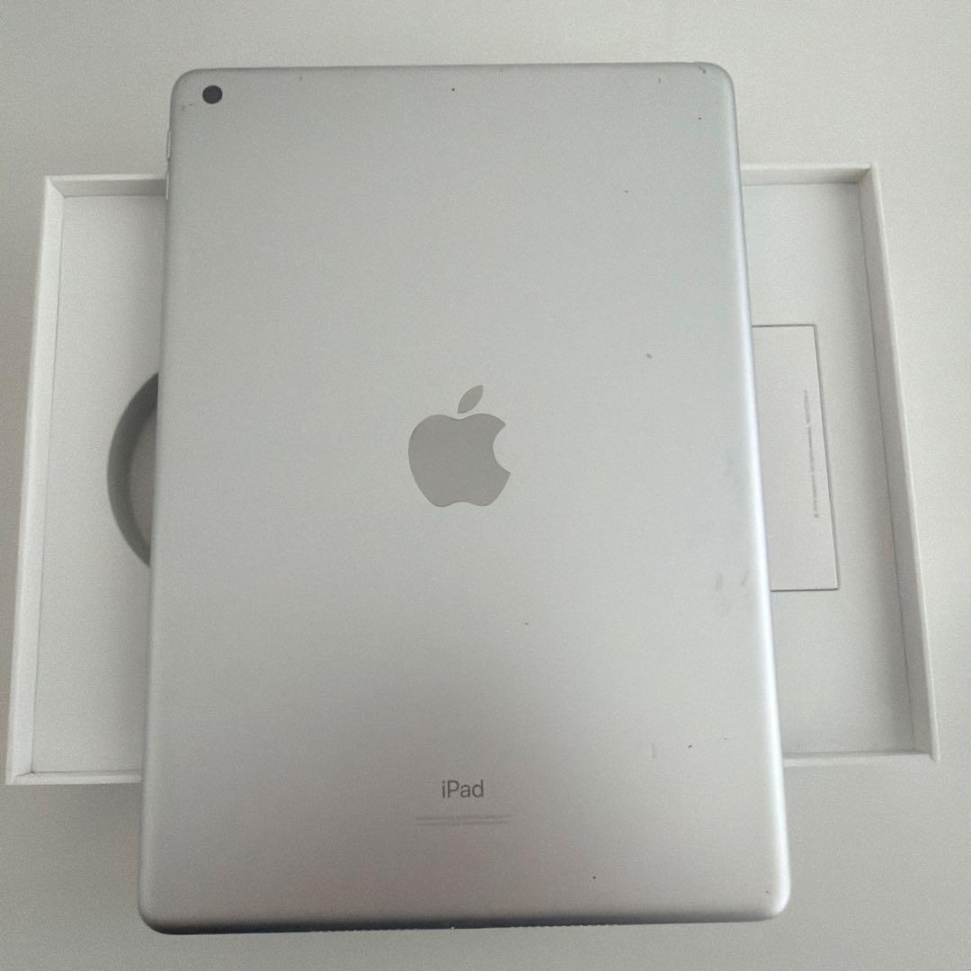 Apple iPad 第7世代 128GB WiFiモデル シルバー 本体