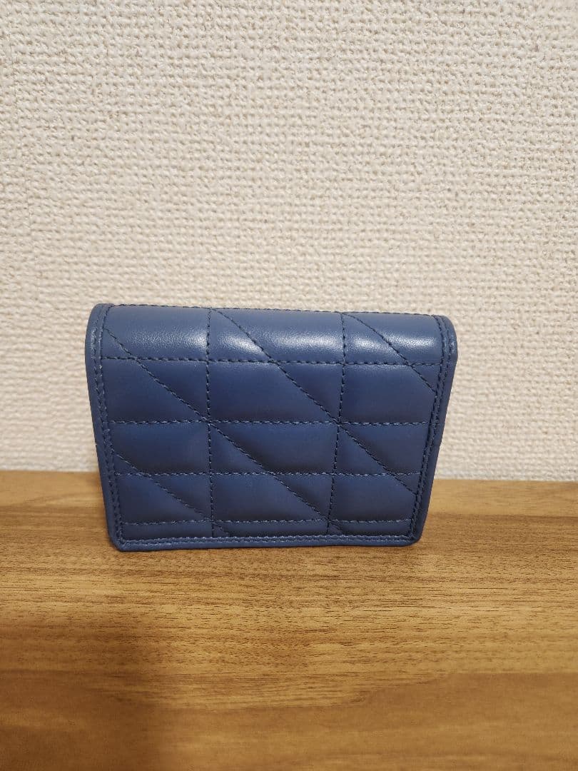 GUCCI　 二つ折り財布 　ブルー　極美品
