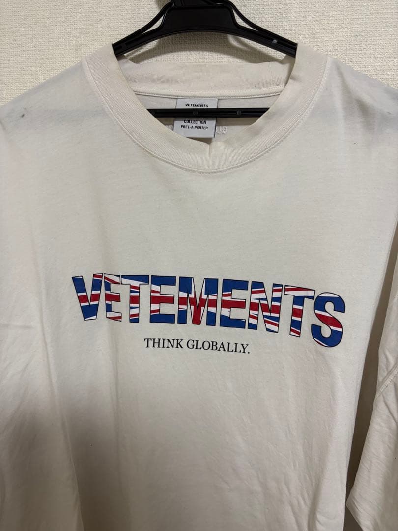 VETEMENTS THINK GLOBALLY Tシャツ　L