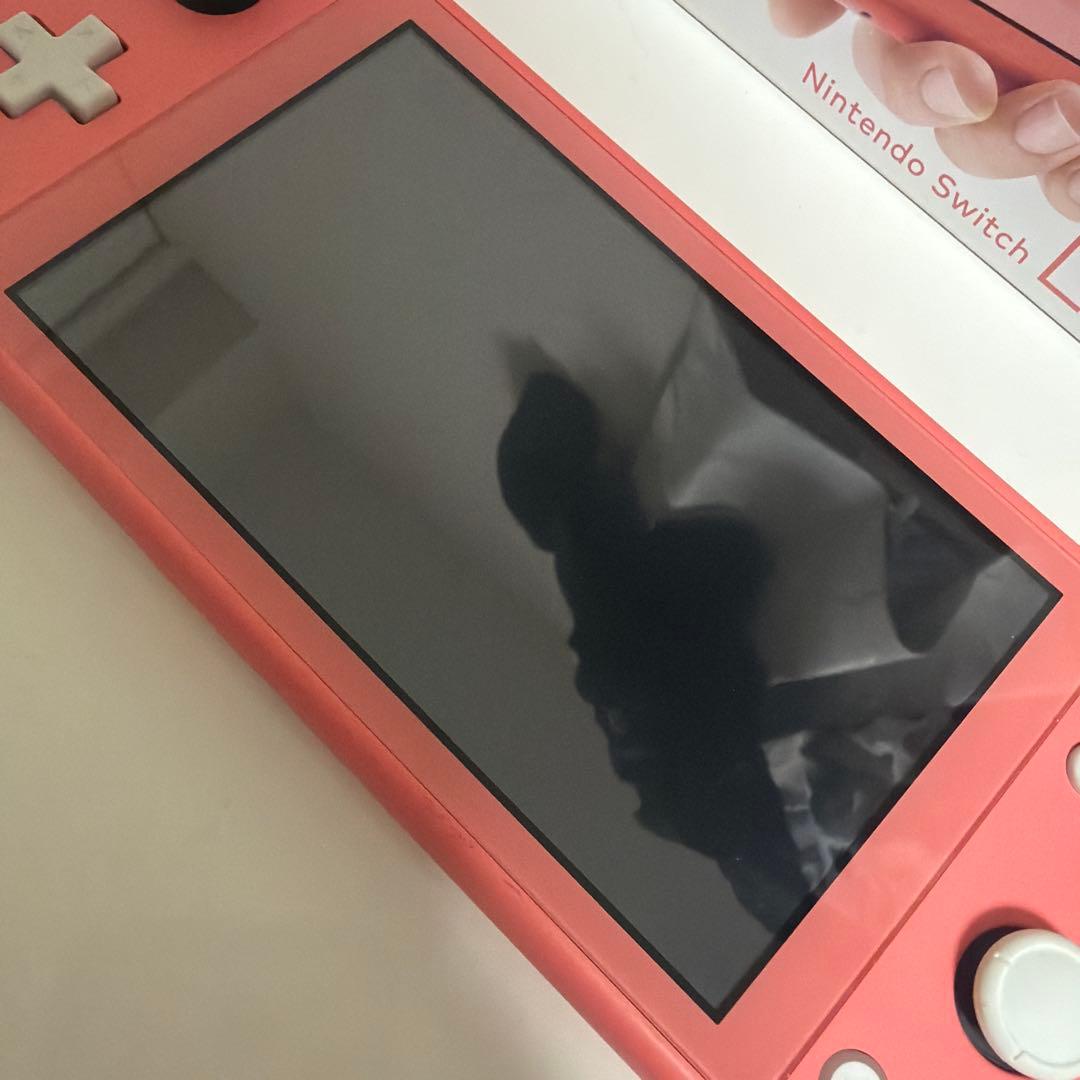 【美品】ニンテンドー スイッチライト コーラル