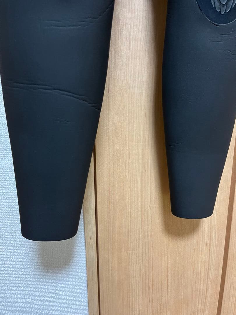 XCEL セミドライ　ウェットスーツ 黒✖️ 赤　5mm