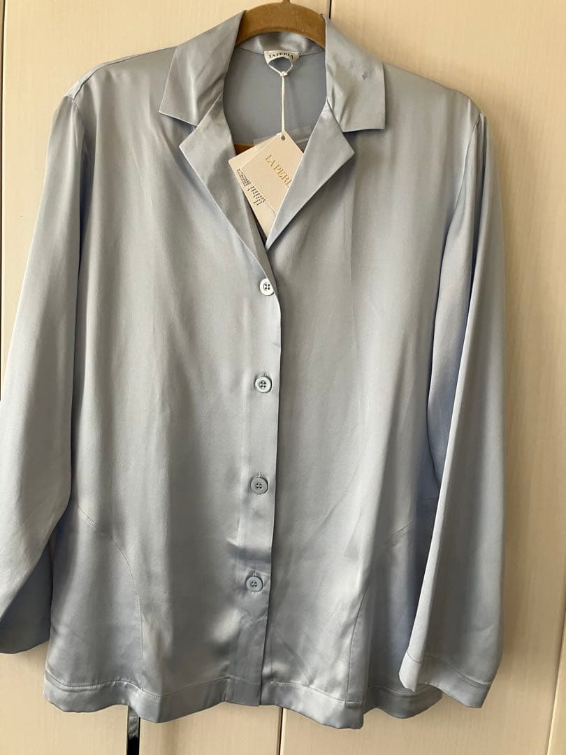 LA PERIA 新品　 シルクパジャマ上下