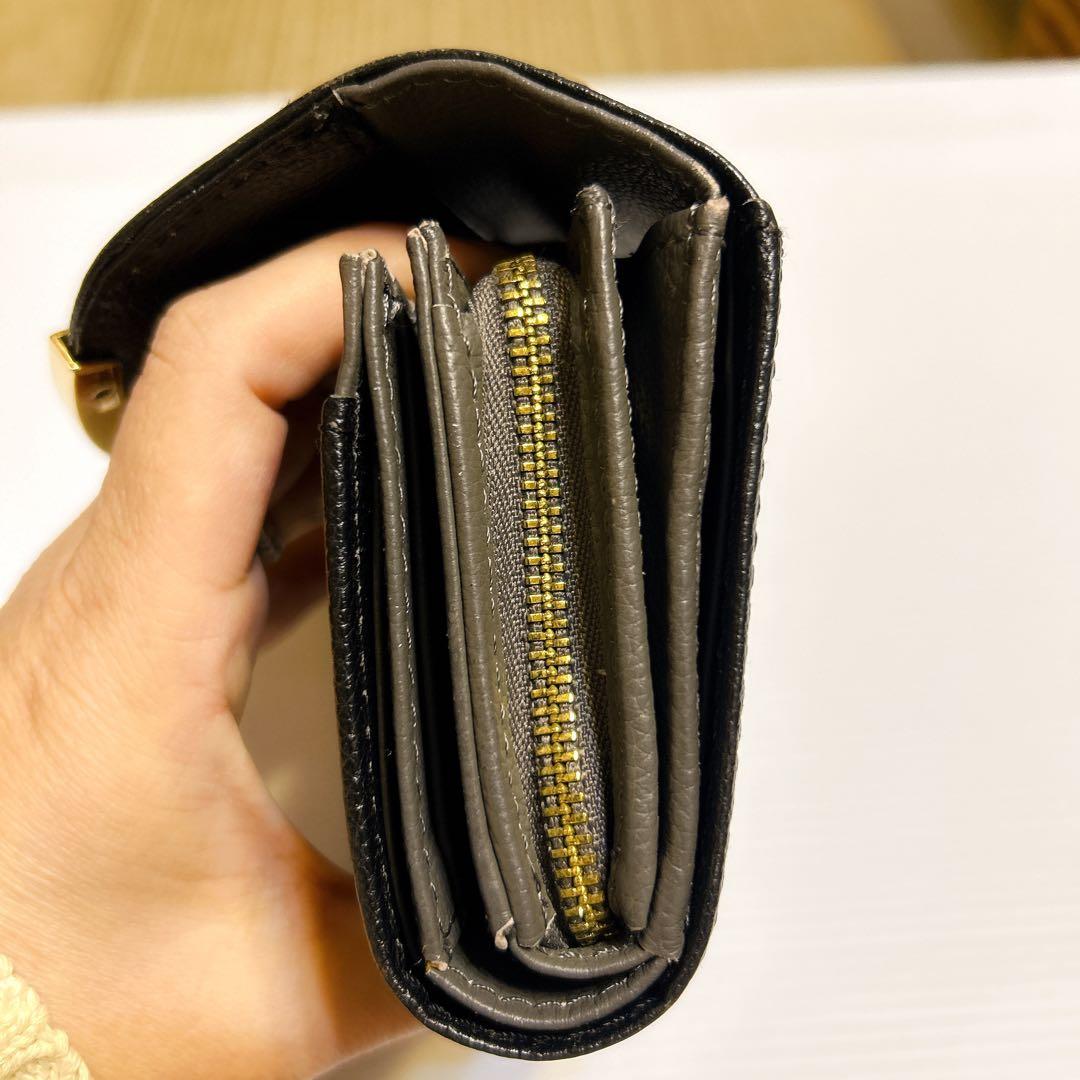 ACCOMMODE アコモデ ハンサムスマイル ハーフムーン 三つ折財布