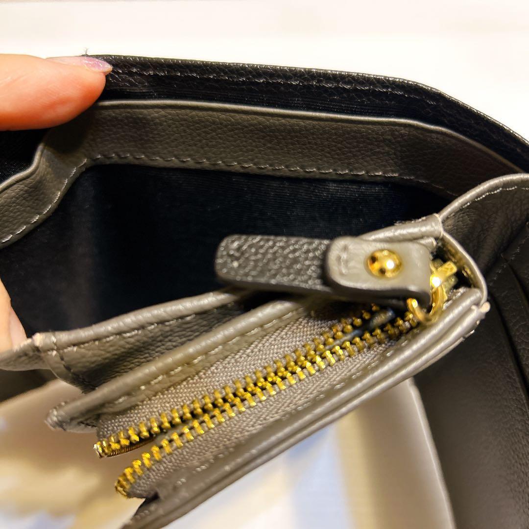 ACCOMMODE アコモデ ハンサムスマイル ハーフムーン 三つ折財布