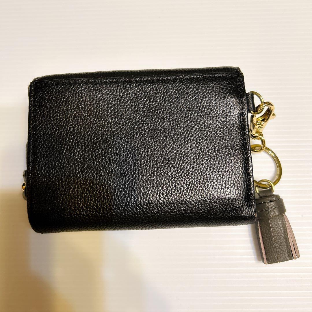 ACCOMMODE アコモデ ハンサムスマイル ハーフムーン 三つ折財布