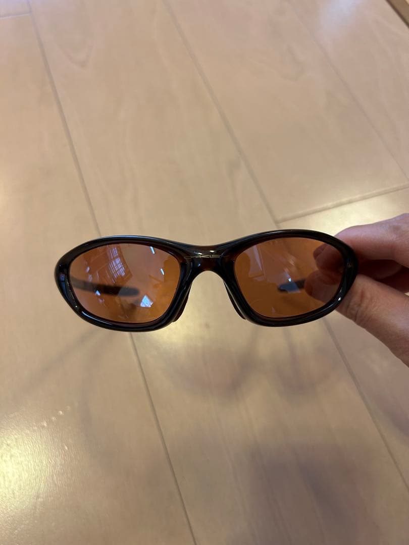 Oakley ブラウンキャットアイサングラス