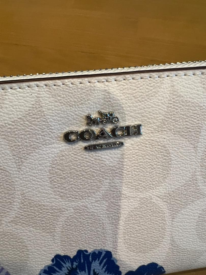 【極美品】COACH コーチ 長財布 ホワイト花柄