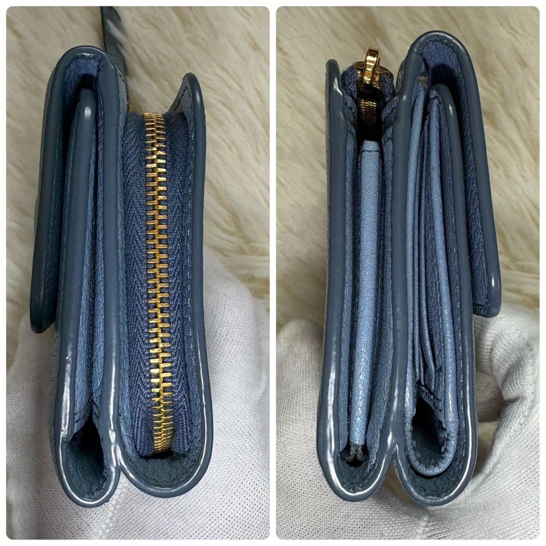 美品 miu miu 三つ折り 財布 マドラス リボン 金ロゴ ライトブルー