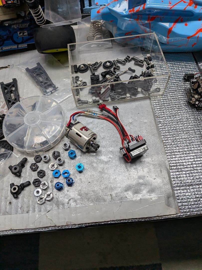 Associated Electrics B6.3 オフロードバギー