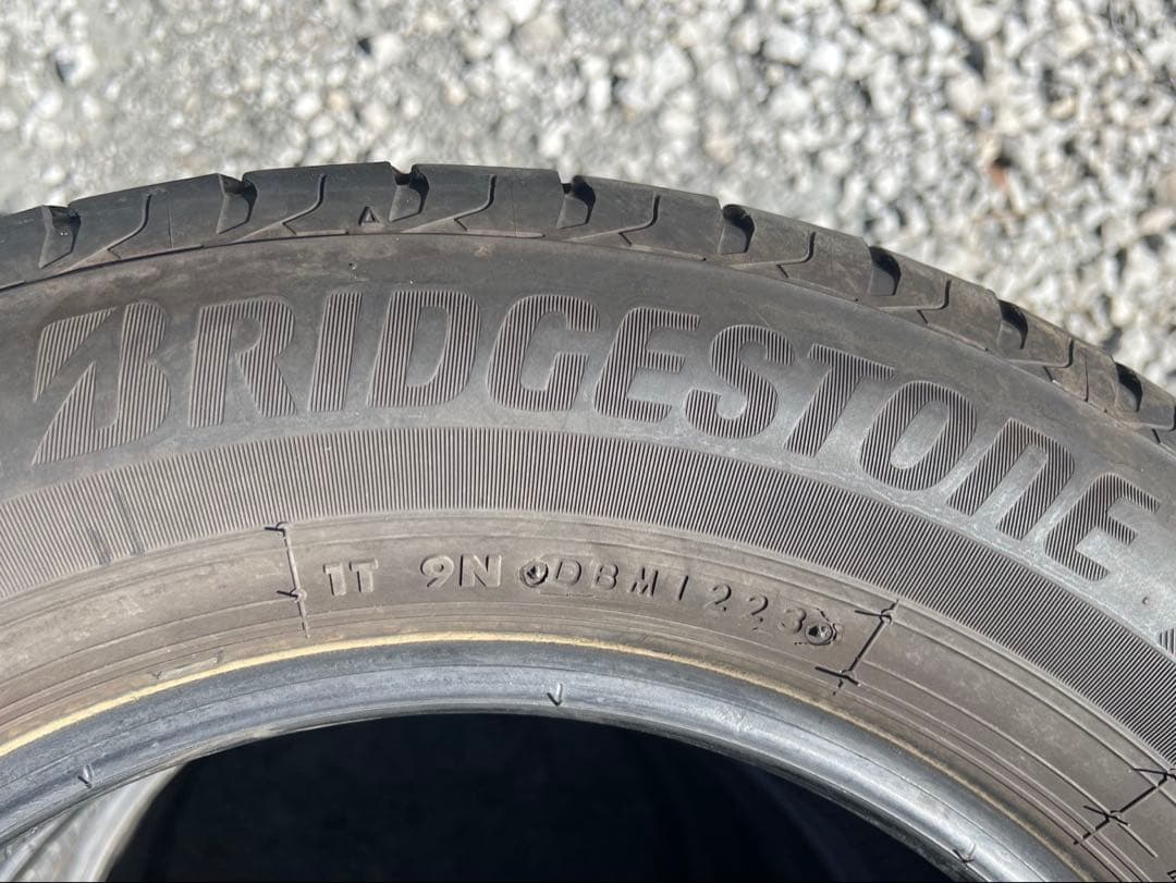 ブリヂストン　ニューノ　195/65r15 23年製　美品　8.5部山