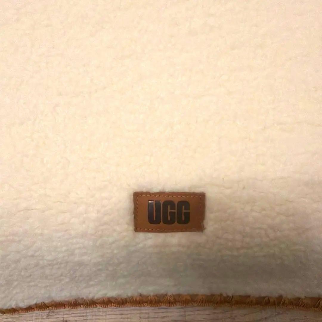 【新品タグ付き】UGGマフラー（ショッパー&ギフトラッピング付き）