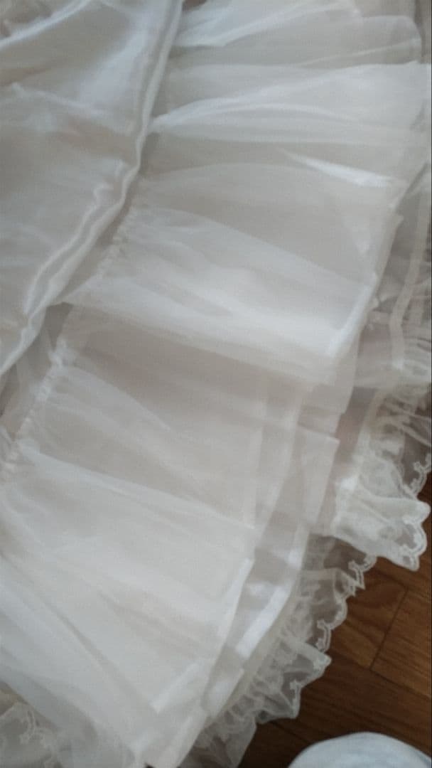 No.2881_海外ロリィタ_未使用白宝石香水瓶柄ツルツル生地簡易パニエセット