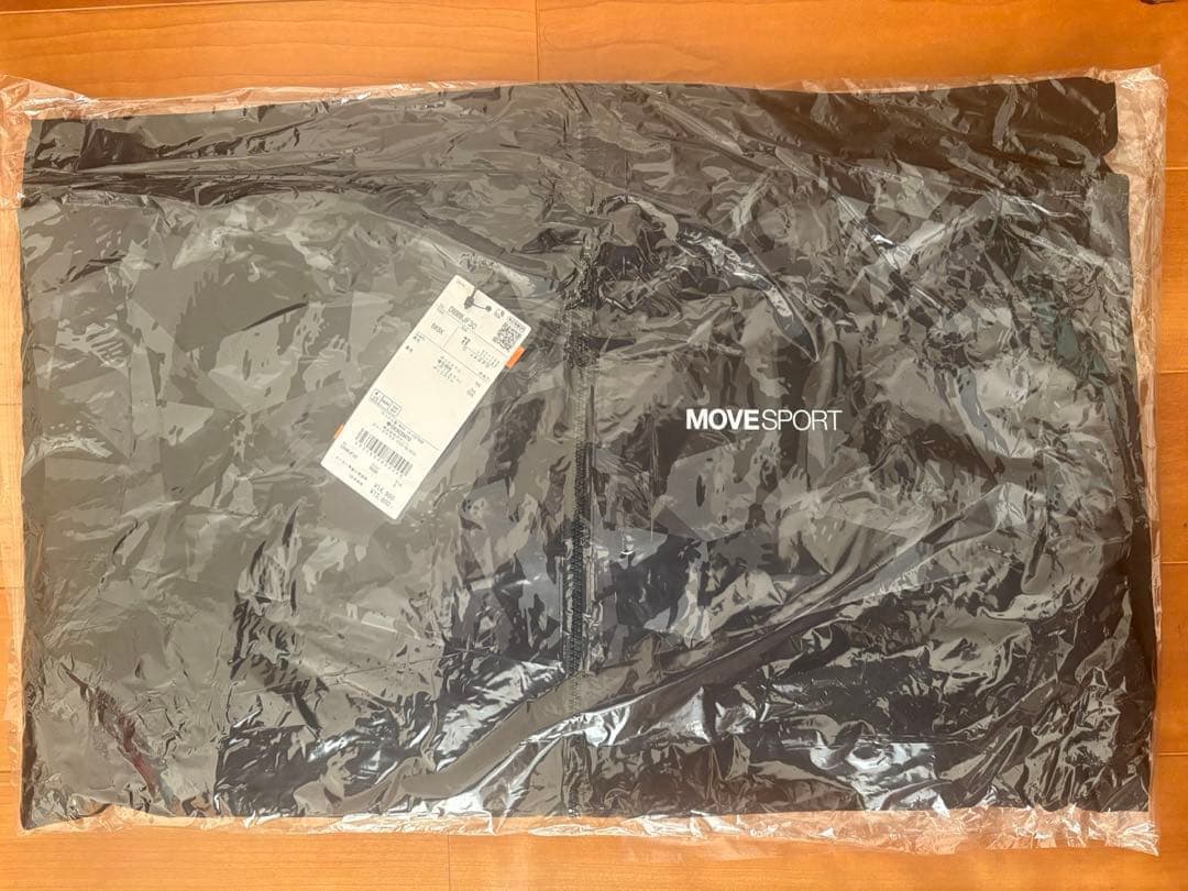 【新品未使用】デサント MOVE SPORT 総柄フード　ウィンドブレーカー