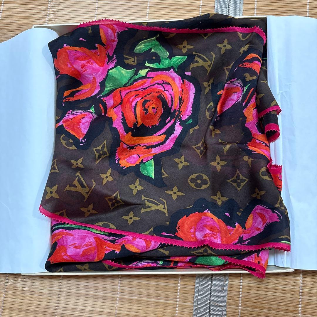 LOUIS VUITTON ルイヴィトン　薔薇柄　ストール　スカーフ