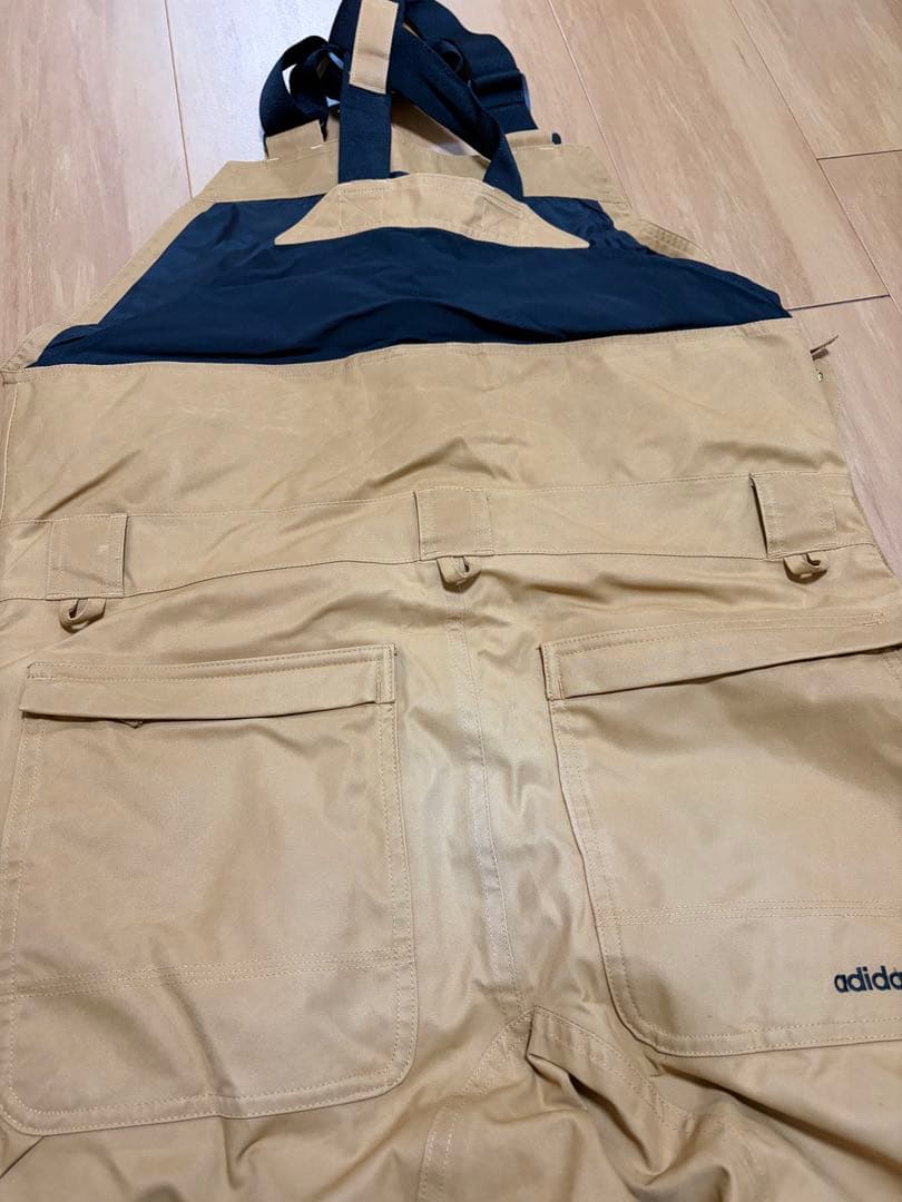 adidasオリジナル ビブパンツ スノーボードウェア
