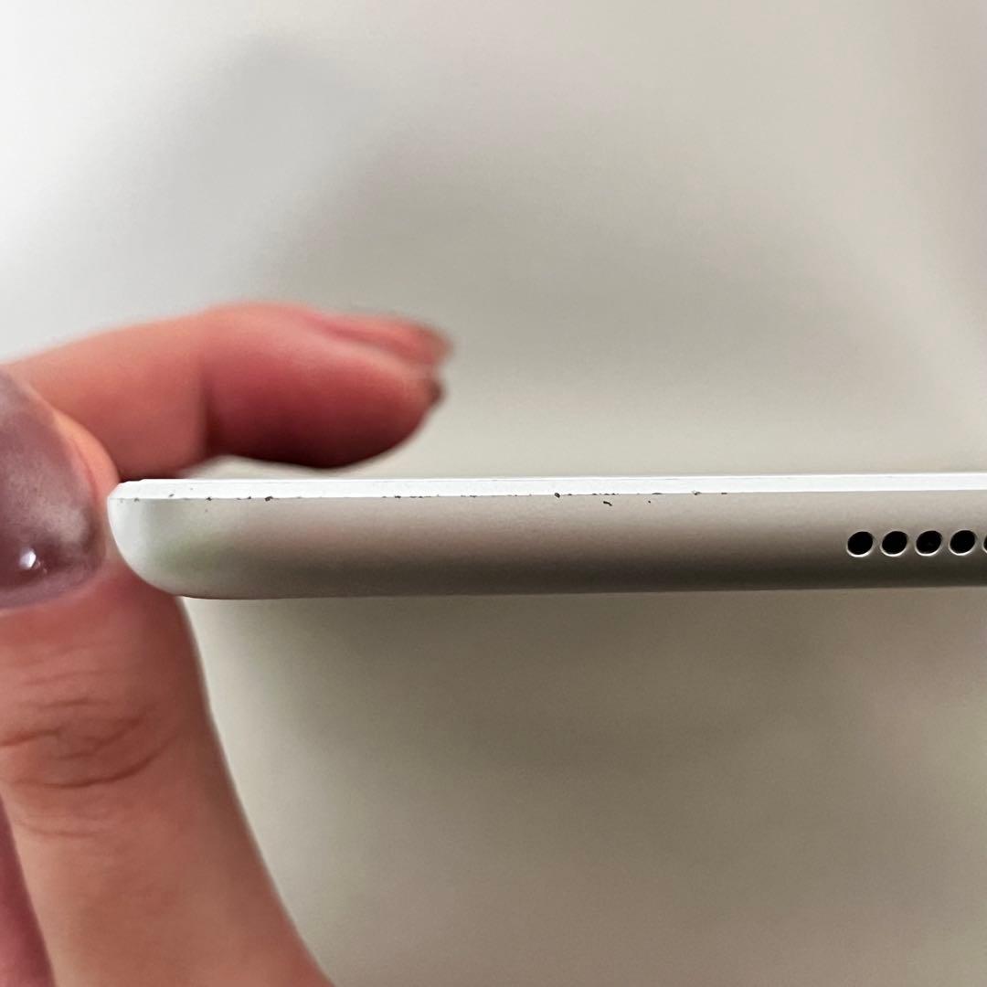 あ*や様 Apple iPad 第5世代　本体 シルバー
